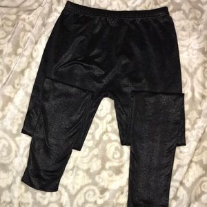 Shiny black leggings